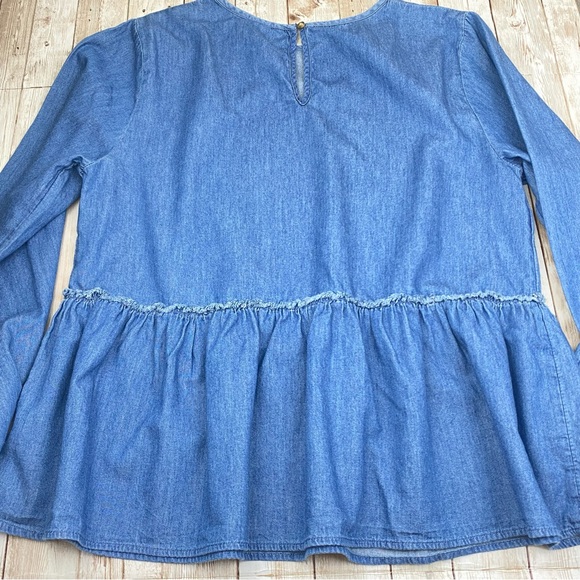 🌺$5  
Universal Thread Chambray Peplum Long Sleeve Top- S - Picture 10 of 12